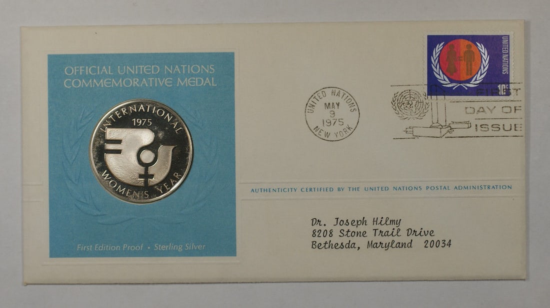 Franklin Mint 1975 International Womens Day silver medal: Franklin Mint 1975 International Womens Day silver medal This is a 1975 Postmasters of America Commemorative Silver Medal issued to honor International Women's Day. Produced by the Franklin Mint, this