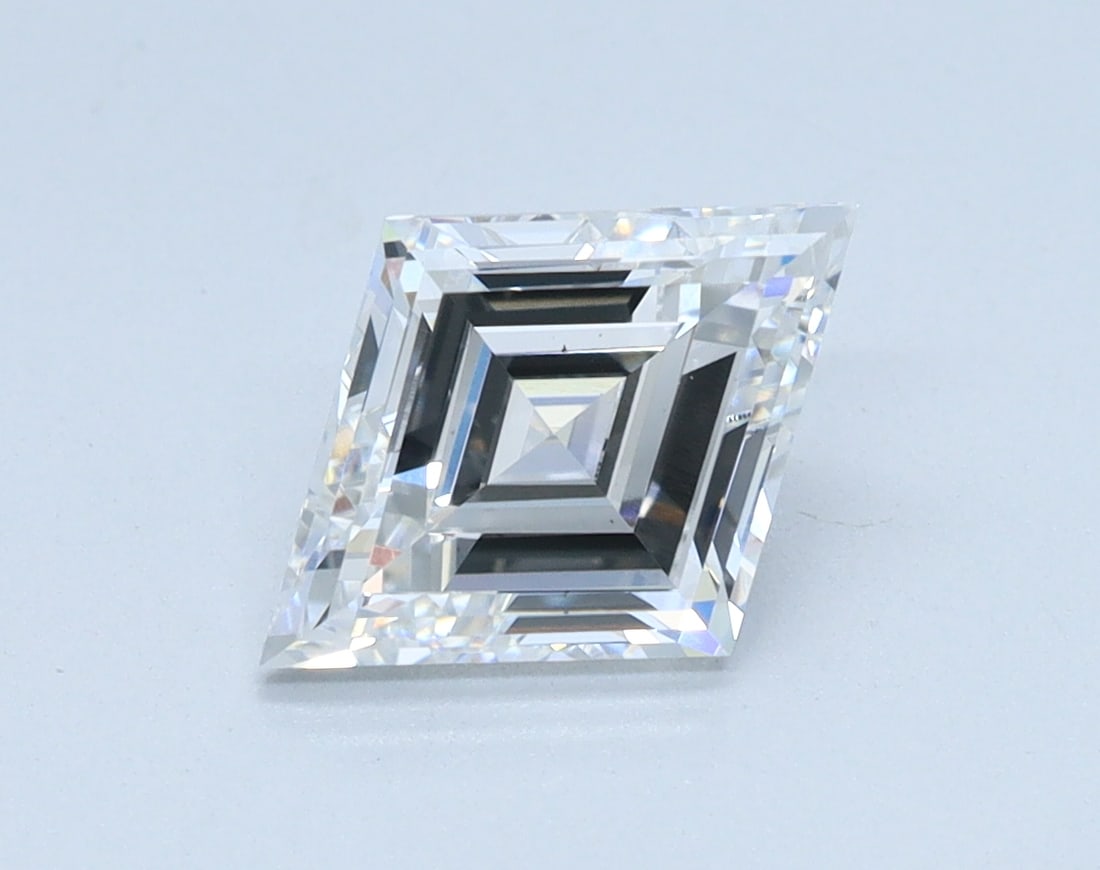 Loose Diamond - LOZENGE 1.1ct E VS1: Loose Diamond - LOZENGE 1.1ct E VS1 Source: This is a real non-mined Diamond that has been grown in a lab Shape: LOZENGE Carats: 1.1 Color: E Clarity: VS1 Certification: IGI Condition: Pre-Owned
