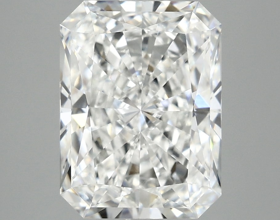 Loose Diamond - RADIANT 3.49ct D VVS2: Loose Diamond - RADIANT 3.49ct D VVS2 Source: This is a real non-mined Diamond that has been grown in a lab Shape: RADIANT Carats: 3.49 Color: D Clarity: VVS2 Certification: IGI Condition: Pre-Owned A