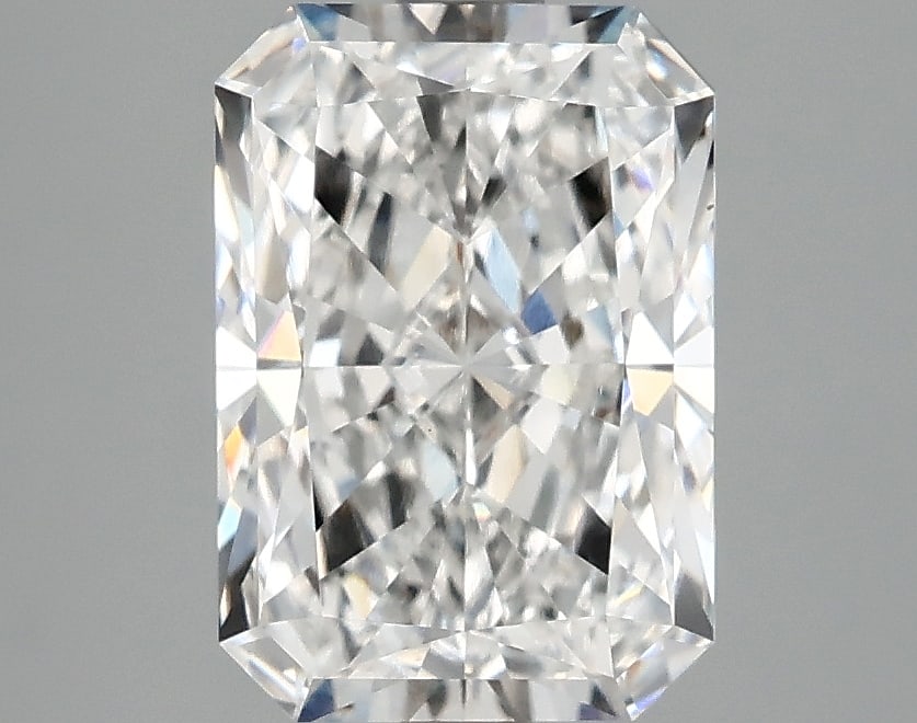 Loose Diamond - RADIANT 2.84ct E VS1: Loose Diamond - RADIANT 2.84ct E VS1 Source: This is a real non-mined Diamond that has been grown in a lab Shape: RADIANT Carats: 2.84 Color: E Clarity: VS1 Certification: IGI Condition: Pre-Owned Add