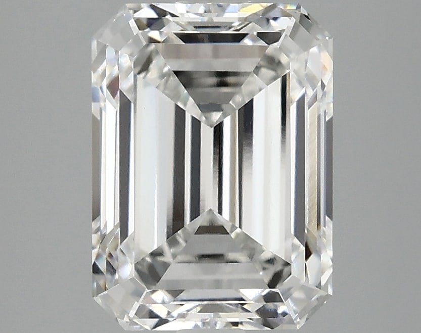 Loose Diamond - EMERALD 3.27ct E VVS2: Loose Diamond - EMERALD 3.27ct E VVS2 Source: This is a real non-mined Diamond that has been grown in a lab Shape: EMERALD Carats: 3.27 Color: E Clarity: VVS2 Certification: IGI Condition: Pre-Owned A