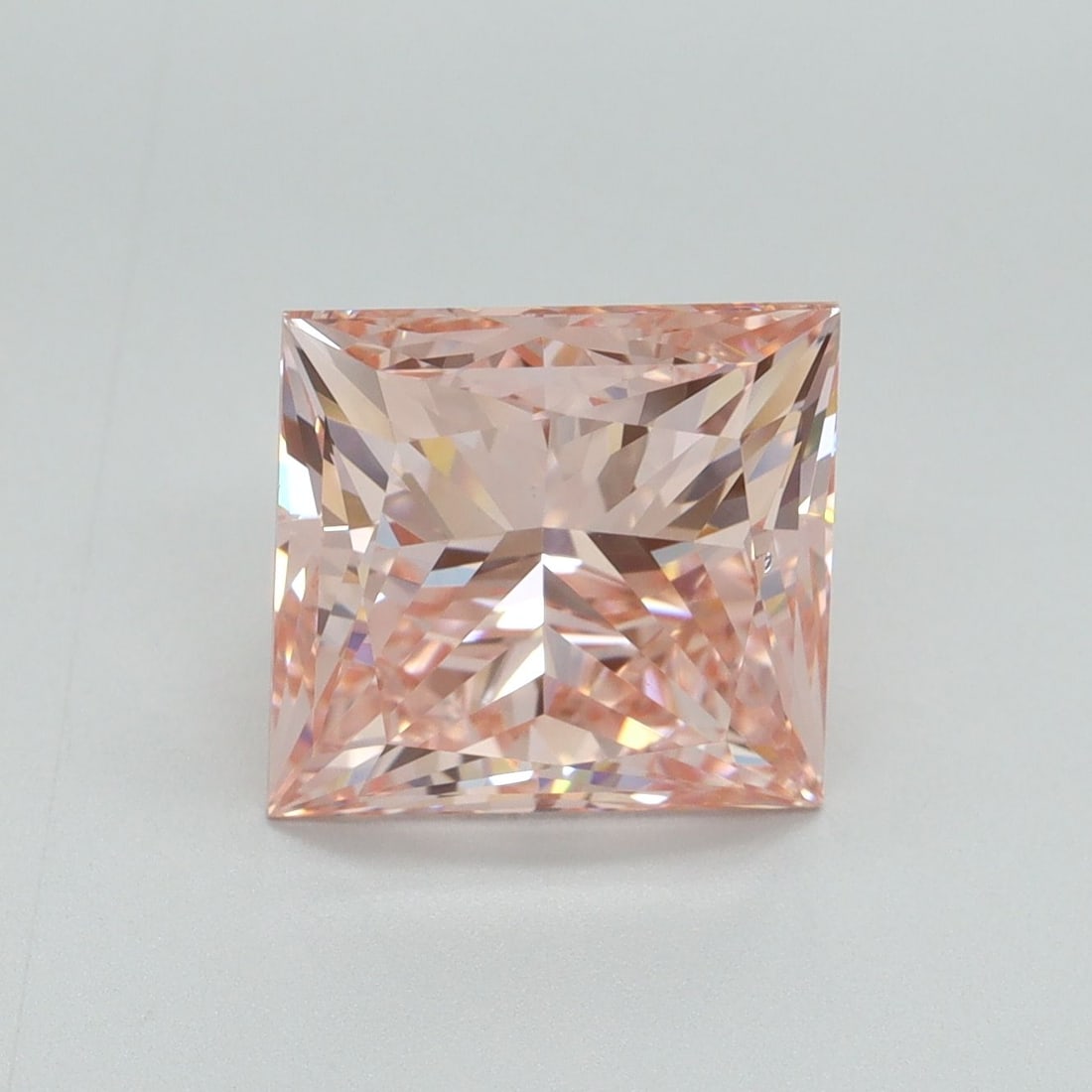 Loose Diamond - PRINCESS 4.62ct Fancy Vivid Pink VS2: Loose Diamond - PRINCESS 4.62ct Fancy Vivid Pink VS2 Source: This is a real non-mined Diamond that has been grown in a lab Shape: PRINCESS Carats: 4.62 Color: Fancy Vivid Pink Certification: IGI
