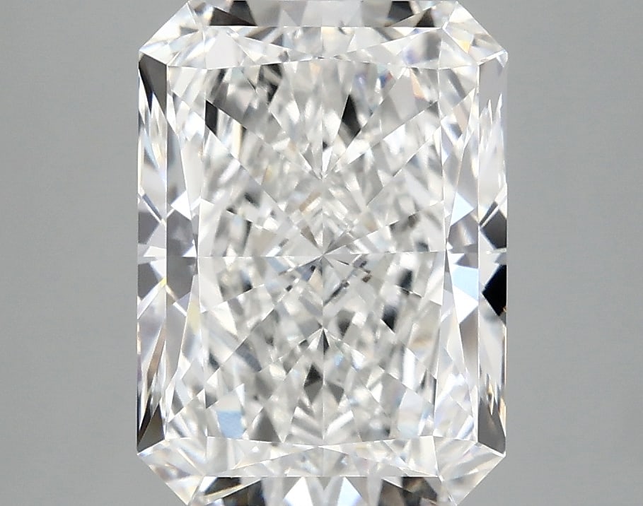 Loose Diamond - RADIANT 3.7ct F VVS2: Loose Diamond - RADIANT 3.7ct F VVS2 Source: This is a real non-mined Diamond that has been grown in a lab Shape: RADIANT Carats: 3.7 Color: F Clarity: VVS2 Certification: IGI Condition: Pre-Owned Add