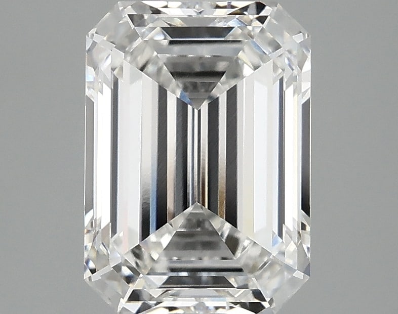 Loose Diamond - EMERALD 2.41ct E VVS2: Loose Diamond - EMERALD 2.41ct E VVS2 Source: This is a real non-mined Diamond that has been grown in a lab Shape: EMERALD Carats: 2.41 Color: E Clarity: VVS2 Certification: IGI Condition: Pre-Owned A