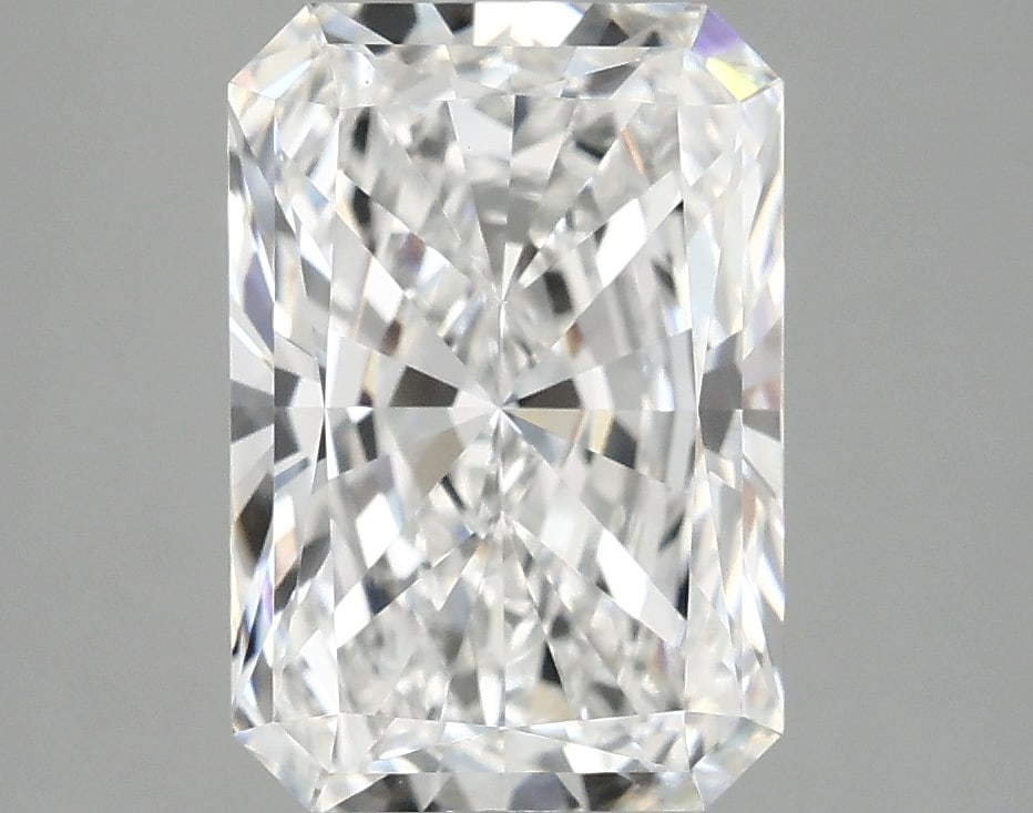 Loose Diamond - RADIANT 3.47ct D VVS2: Loose Diamond - RADIANT 3.47ct D VVS2 Source: This is a real non-mined Diamond that has been grown in a lab Shape: RADIANT Carats: 3.47 Color: D Clarity: VVS2 Certification: IGI Condition: Pre-Owned A