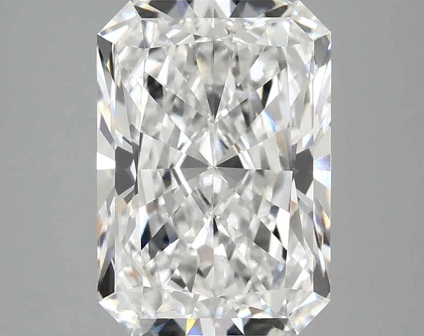 Loose Diamond - RADIANT 3.04ct D VVS2: Loose Diamond - RADIANT 3.04ct D VVS2 Source: This is a real non-mined Diamond that has been grown in a lab Shape: RADIANT Carats: 3.04 Color: D Clarity: VVS2 Certification: IGI Condition: Pre-Owned A