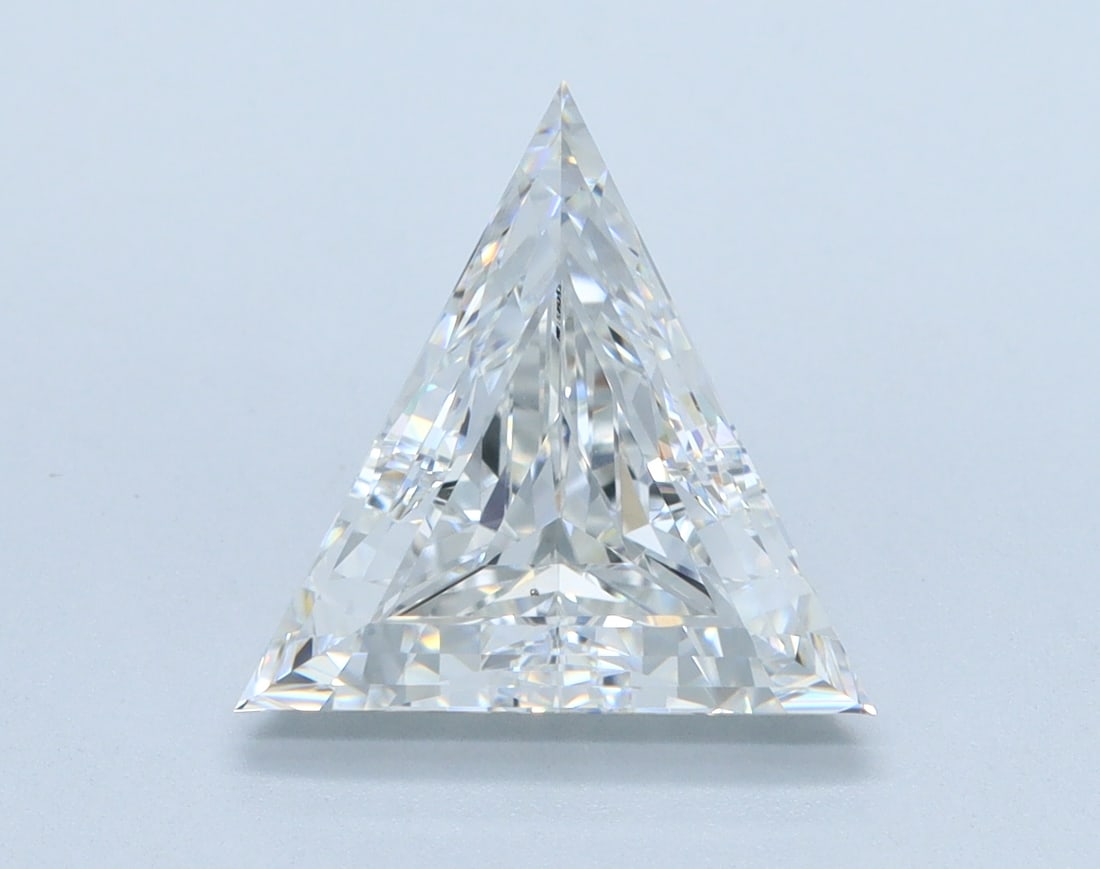 Loose Diamond - TRILLIANT 2.26ct E VS1: Loose Diamond - TRILLIANT 2.26ct E VS1 Source: This is a real non-mined Diamond that has been grown in a lab Shape: TRILLIANT Carats: 2.26 Color: E Clarity: VS1 Certification: IGI Condition: Pre-Owned