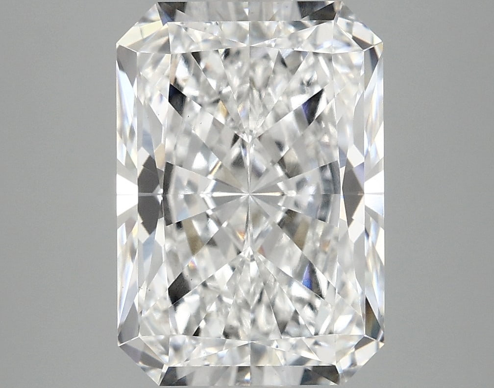 Loose Diamond - RADIANT 4.06ct D VS1: Loose Diamond - RADIANT 4.06ct D VS1 Source: This is a real non-mined Diamond that has been grown in a lab Shape: RADIANT Carats: 4.06 Color: D Clarity: VS1 Certification: IGI Condition: Pre-Owned Add