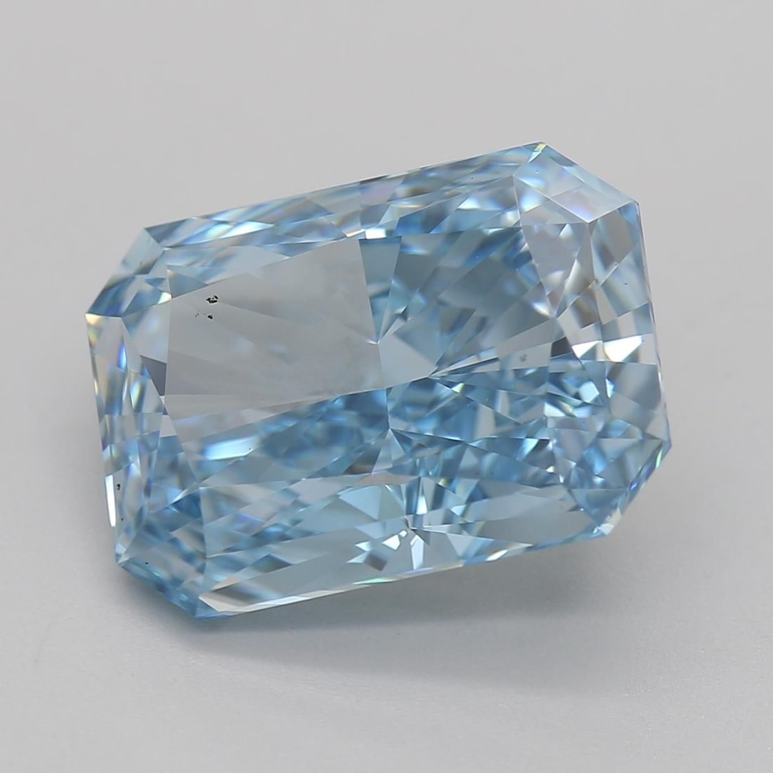 Loose Diamond - RADIANT 4.07ct Fancy Intense Blue VVS2: Loose Diamond - RADIANT 4.07ct Fancy Intense Blue VVS2 Source: This is a real non-mined Diamond that has been grown in a lab Shape: RADIANT Carats: 4.07 Color: Fancy Intense Blue Certification: IGI Vi
