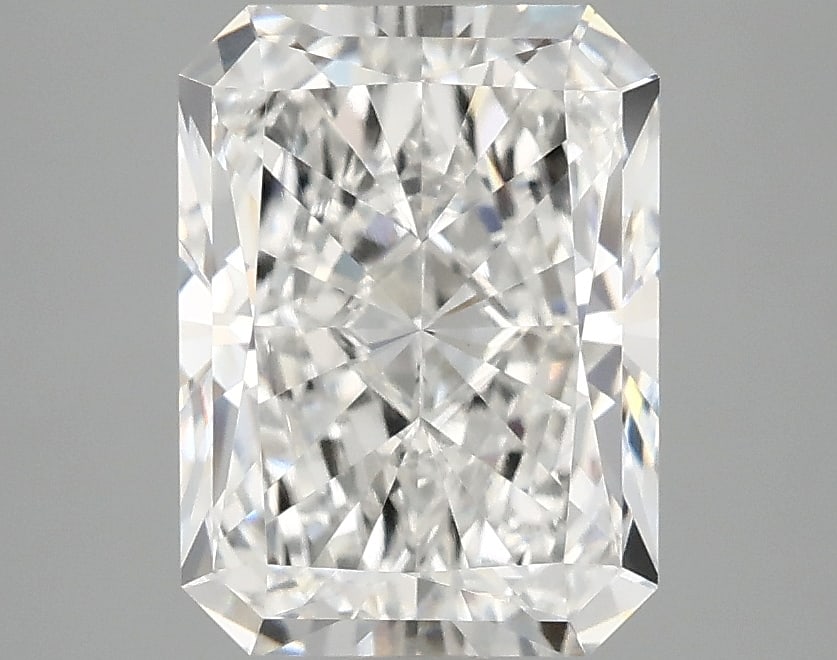Loose Diamond - RADIANT 2.83ct E VVS2: Loose Diamond - RADIANT 2.83ct E VVS2 Source: This is a real non-mined Diamond that has been grown in a lab Shape: RADIANT Carats: 2.83 Color: E Clarity: VVS2 Certification: IGI Condition: Pre-Owned A
