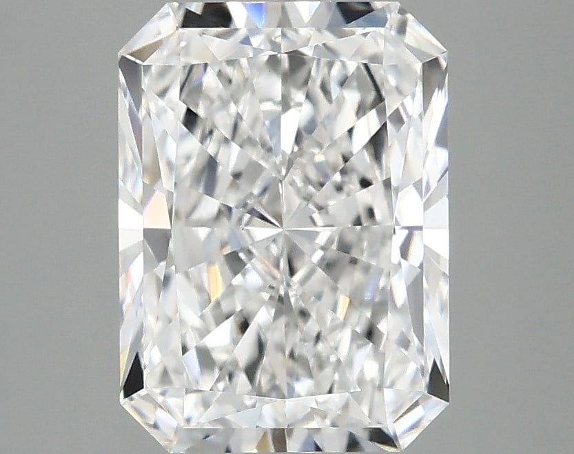 Loose Diamond - RADIANT 2.79ct E VS1: Loose Diamond - RADIANT 2.79ct E VS1 Source: This is a real non-mined Diamond that has been grown in a lab Shape: RADIANT Carats: 2.79 Color: E Clarity: VS1 Certification: IGI Condition: Pre-Owned Add