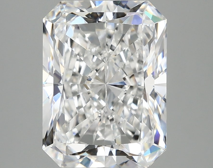 Loose Diamond - RADIANT 3.66ct D VVS2: Loose Diamond - RADIANT 3.66ct D VVS2 Source: This is a real non-mined Diamond that has been grown in a lab Shape: RADIANT Carats: 3.66 Color: D Clarity: VVS2 Certification: IGI Condition: Pre-Owned A