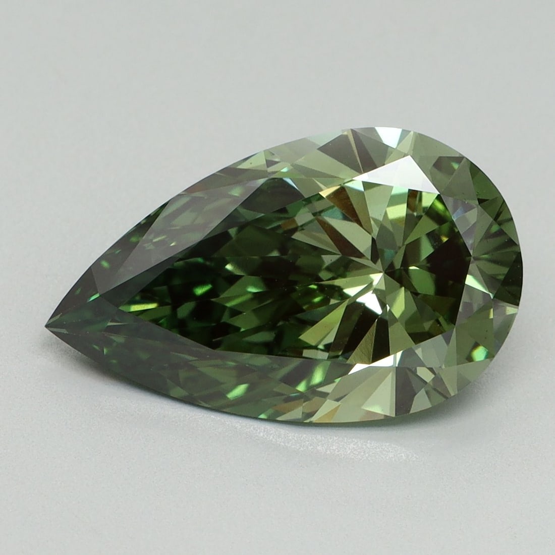 Loose Diamond - PEAR 4.04ct Fancy Vivid Green VS1: Loose Diamond - PEAR 4.04ct Fancy Vivid Green VS1 Source: This is a real non-mined Diamond that has been grown in a lab Shape: PEAR Carats: 4.04 Color: Fancy Vivid Green Certification: IGI Video: