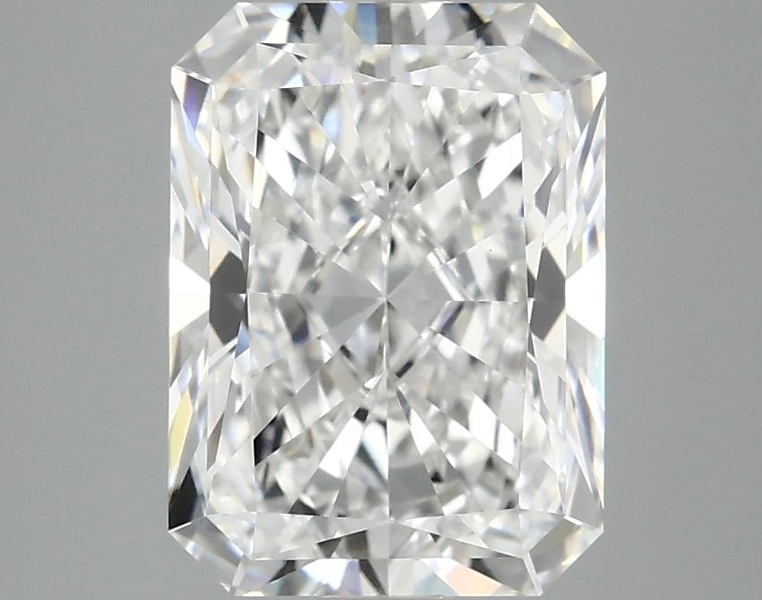 Loose Diamond - RADIANT 3.04ct D VVS2: Loose Diamond - RADIANT 3.04ct D VVS2 Source: This is a real non-mined Diamond that has been grown in a lab Shape: RADIANT Carats: 3.04 Color: D Clarity: VVS2 Certification: IGI Condition: Pre-Owned A