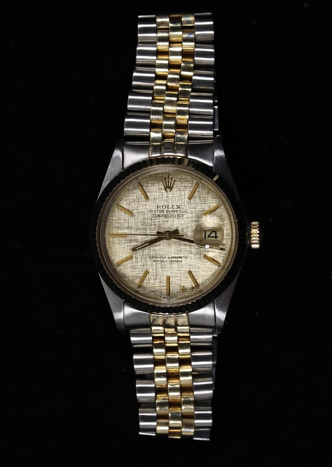 Rolex Datejust 16013 Vintage Gold Silver Jubilee Bracelet Automatic Watch: Rolex Datejust 16013 Vintage Gold Silver Jubilee Bracelet Automatic Watch This stunning Rolex Datejust features a luxurious combination of gold and silver, highlighted by a gold fluted bezel. The watc