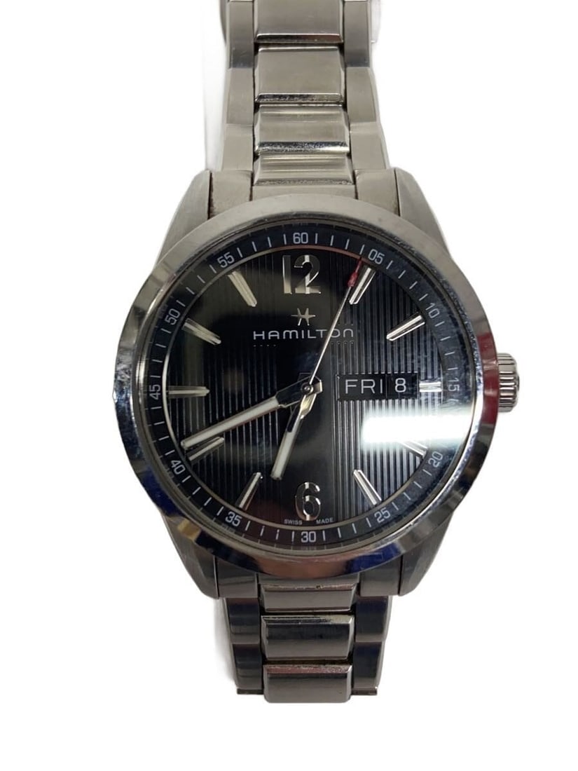 Hamilton Broadway H433110 Swiss Quartz Men's Wristwatch: Hamilton Broadway H433110 Swiss Quartz Men's Wristwatch This HAMILTON Broadway Quartz H433110 men's wristwatch features a Swiss-made quartz movement and a classic design. The watch is pre-owned and in