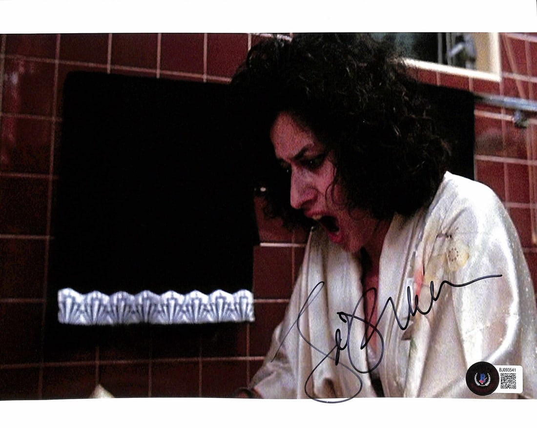 Autographed 8x10 Lorraine Bracco Goodfellas Photograph Beckett Certified: Autographed 8x10 Lorraine Bracco Goodfellas Photograph Beckett Certified This 8x10 photograph features an autograph by Lorraine Bracco, who portrayed Karen Hill in the movie Goodfellas. The signature 