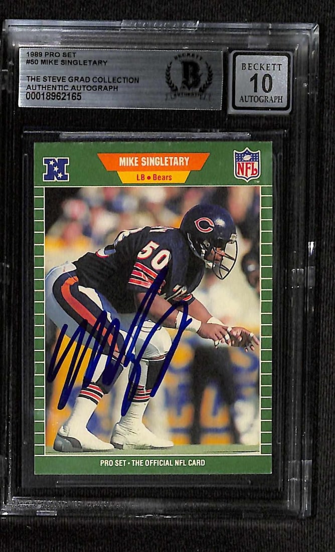 1989 Pro Set Mike Singletary Bears autograph Beckett slab grade 10: 1989 Pro Set Mike Singletary Bears autograph Beckett slab grade 10 This 1989 Pro Set football trading card features Chicago Bears Hall of Fame linebacker Mike Singletary. The card is hand-signed by Si