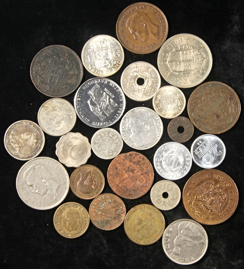 25 Piece Assorted World Coin Lot Similar Value Selection (1 of 1)