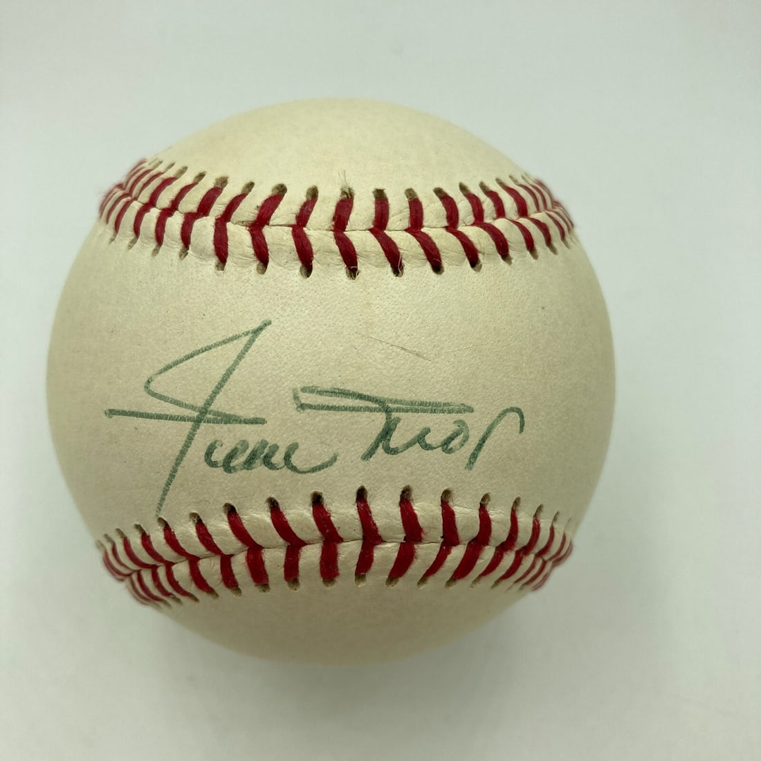 Willie Mays Signed MLB Baseball with PSA DNA COA Vintage Collectible: Willie Mays Signed MLB Baseball with PSA DNA COA Vintage Collectible This is a vintage official Major League Baseball signed by the legendary Willie Mays. Featuring a verified autograph authenticated 