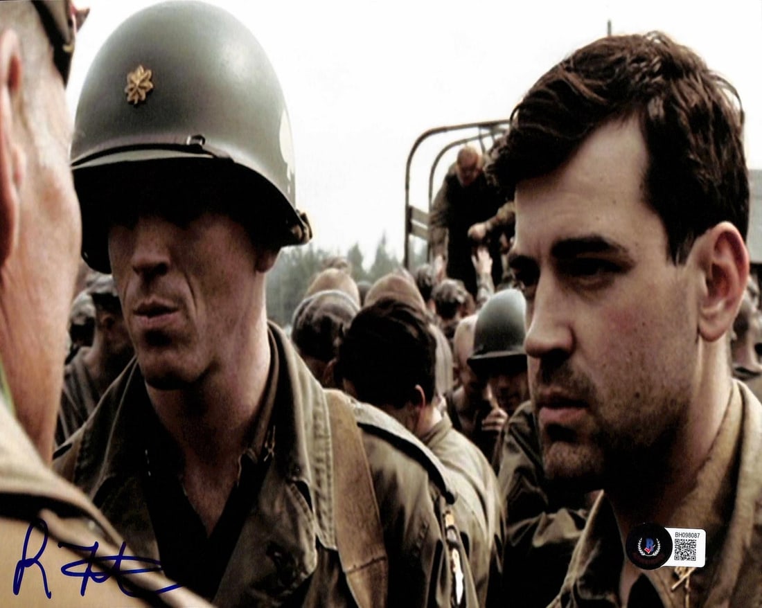 Ron Livingston signed 8x10 photo Band of Brothers Beckett: Ron Livingston signed 8x10 photo Band of Brothers Beckett This is an 8x10 photograph personally hand-signed by actor Ron Livingston, known for his role in the TV series Band of Brothers. The autograph