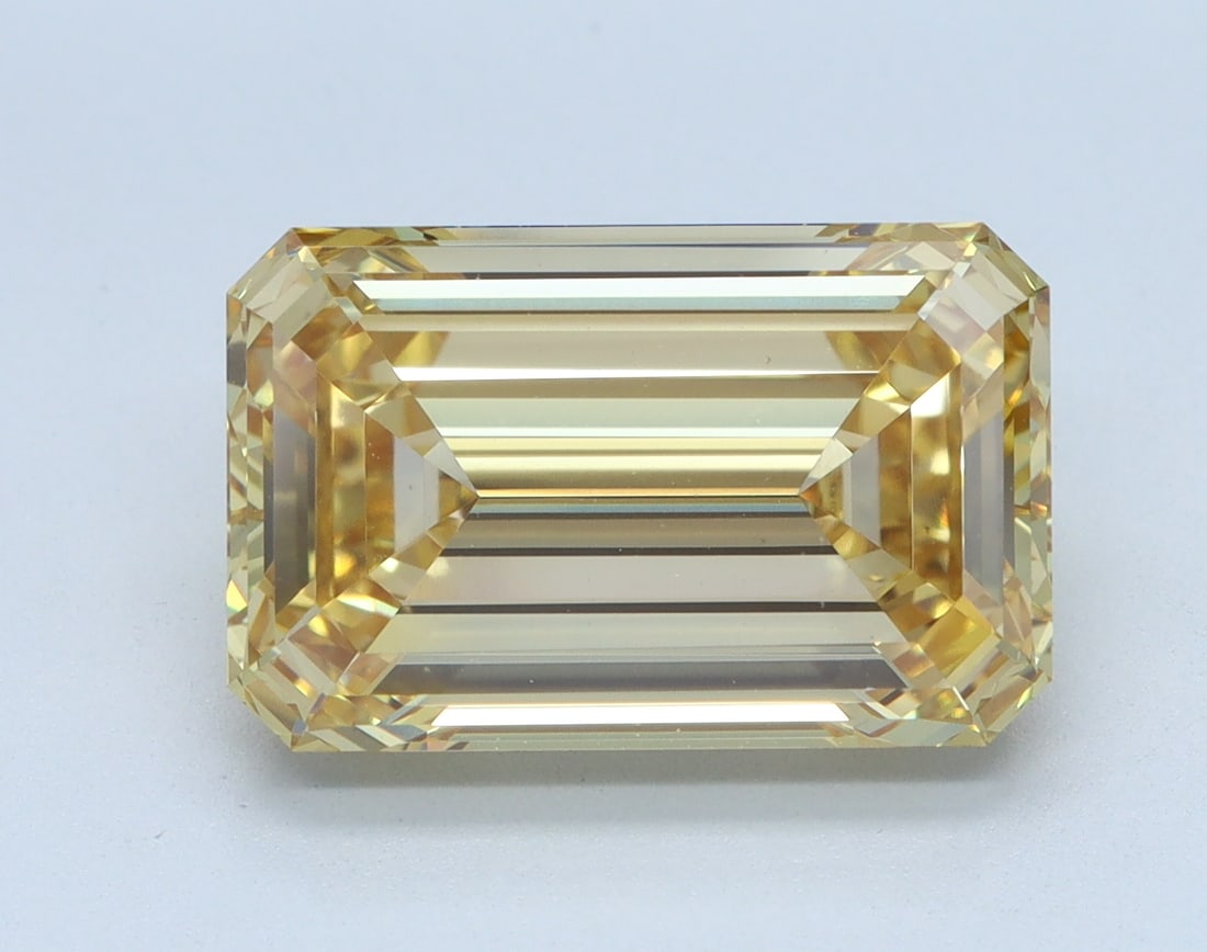 Loose Diamond - EMERALD 5.01ct YELLOW VS1: Loose Diamond - EMERALD 5.01ct YELLOW VS1 Source: This is a real non-mined Diamond that has been grown in a lab Shape: EMERALD Carats: 5.01 Color: YELLOW Clarity: VS1 Certification: IGI Condition: Pre