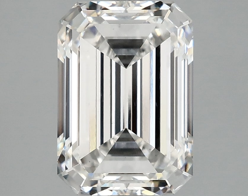 Loose Diamond - EMERALD 3.25ct E VS2: Loose Diamond - EMERALD 3.25ct E VS2 Source: This is a real non-mined Diamond that has been grown in a lab Shape: EMERALD Carats: 3.25 Color: E Clarity: VS2 Certification: IGI Condition: Pre-Owned Add