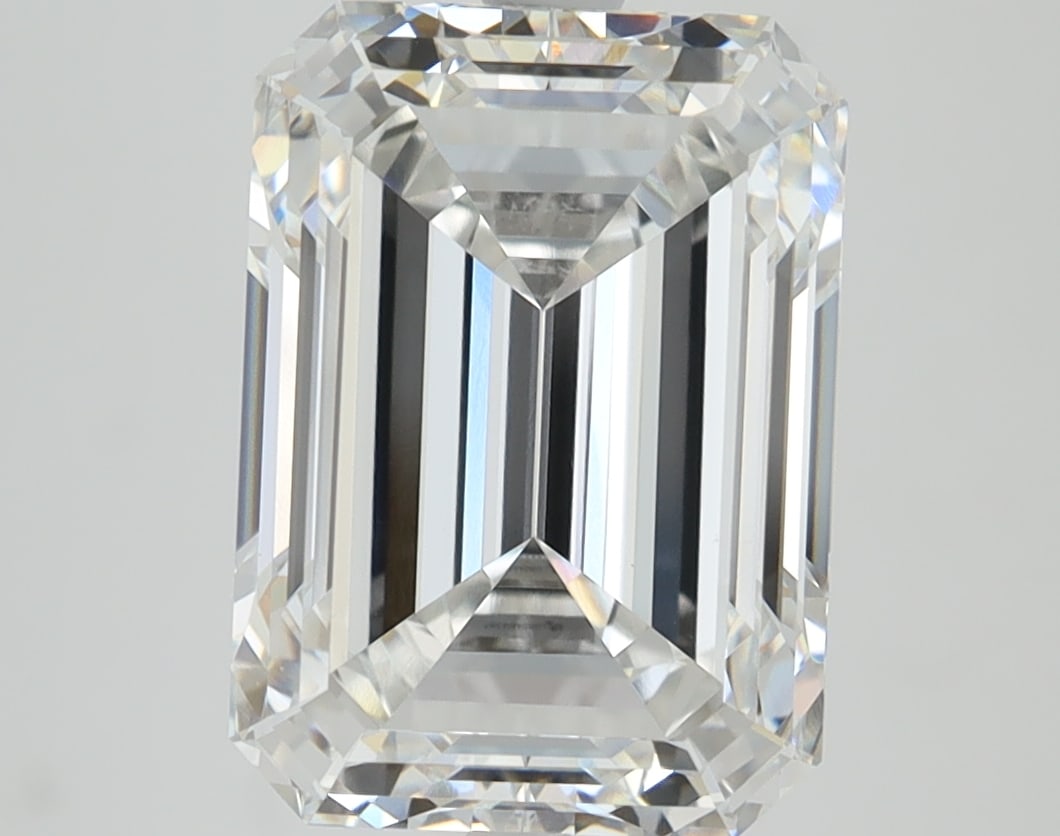 Loose Diamond - EMERALD 5.03ct E VVS2: Loose Diamond - EMERALD 5.03ct E VVS2 Source: This is a real non-mined Diamond that has been grown in a lab Shape: EMERALD Carats: 5.03 Color: E Clarity: VVS2 Certification: IGI Condition: Pre-Owned A