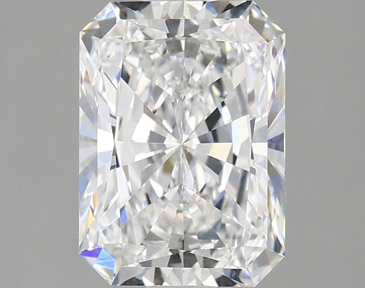 Loose Diamond - RADIANT 1.59ct D VVS2: Loose Diamond - RADIANT 1.59ct D VVS2 Source: This is a real non-mined Diamond that has been grown in a lab Shape: RADIANT Carats: 1.59 Color: D Clarity: VVS2 Certification: IGI Condition: Pre-Owned A
