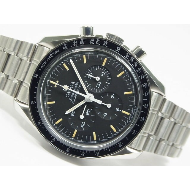 OMEGA Speedmaster Professional Men's Wristwatch 3590-50: OMEGA Speedmaster Professional Men's Wristwatch 3590-50 This is an OMEGA Speedmaster Professional 3590-50 wristwatch designed for men. Made in Switzerland, this pre-owned timepiece is recognized for i
