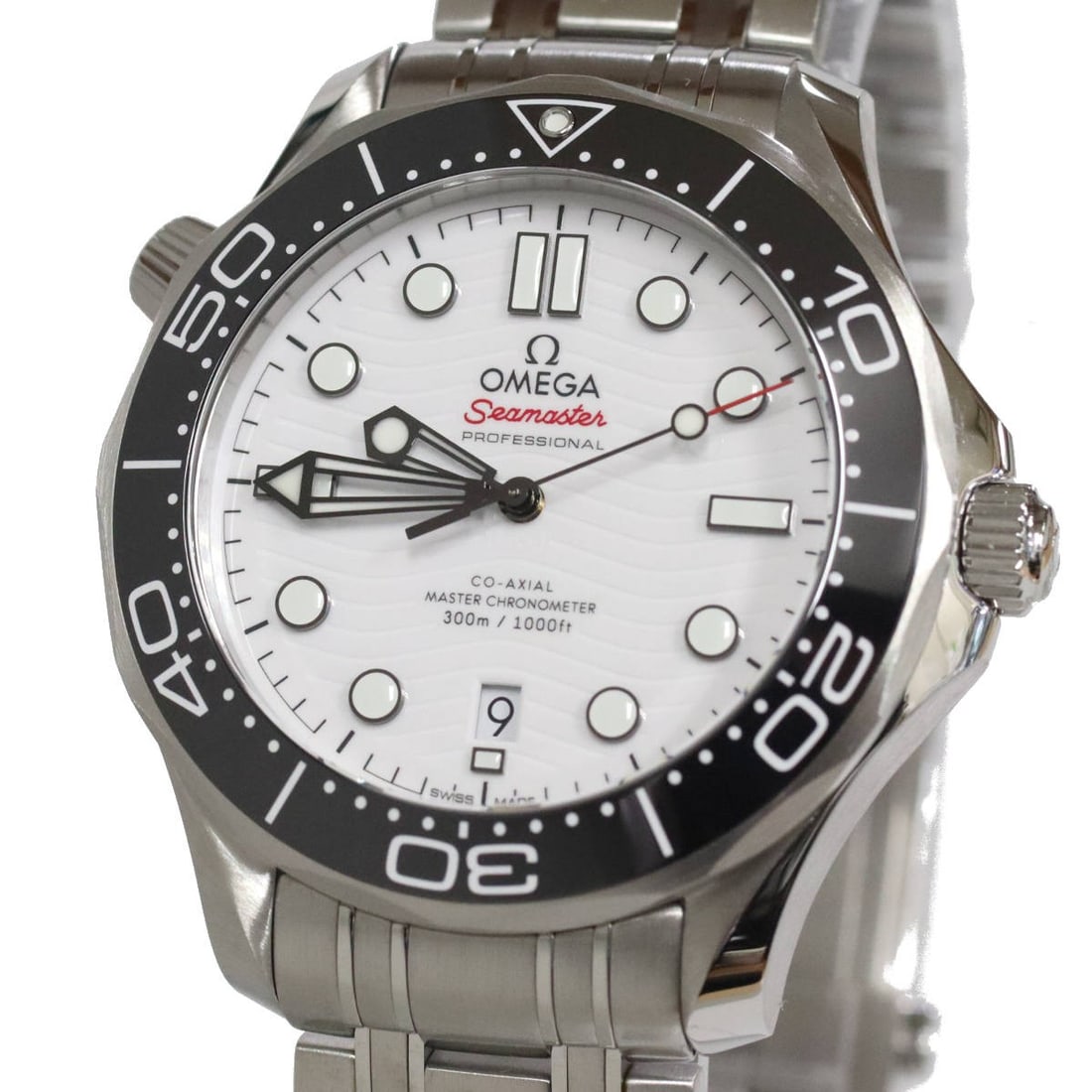 OMEGA Seamaster Diver 300M Master Chronometer Wristwatch 210.30.42.20.04.001: OMEGA Seamaster Diver 300M Master Chronometer Wristwatch 210.30.42.20.04.001 This is an OMEGA Seamaster Diver 300M Co-Axial Master Chronometer wristwatch, designed for men. Crafted in Switzerland, thi