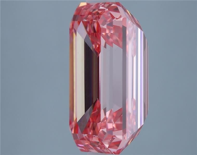 Loose Diamond - EMERALD 5.52ct Fancy Vivid Pink VS1: Loose Diamond - EMERALD 5.52ct Fancy Vivid Pink VS1 Source: This is a real non-mined Diamond that has been grown in a lab Shape: EMERALD Carats: 5.52 Color: Fancy Vivid Pink Certification: IGI Video: