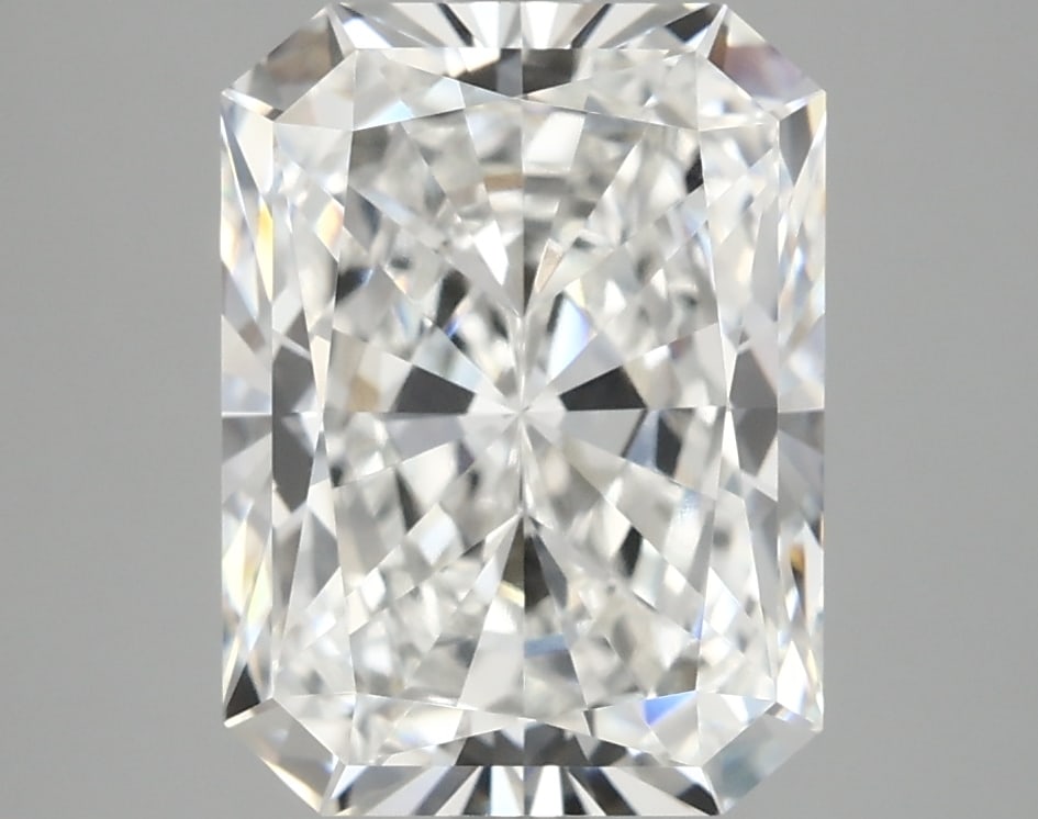 Loose Diamond - RADIANT 3.35ct F VVS2: Loose Diamond - RADIANT 3.35ct F VVS2 Source: This is a real non-mined Diamond that has been grown in a lab Shape: RADIANT Carats: 3.35 Color: F Clarity: VVS2 Certification: IGI Condition: Pre-Owned A