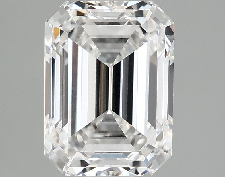 Loose Diamond - EMERALD 2.18ct E VVS2: Loose Diamond - EMERALD 2.18ct E VVS2 Source: This is a real non-mined Diamond that has been grown in a lab Shape: EMERALD Carats: 2.18 Color: E Clarity: VVS2 Certification: IGI Condition: Pre-Owned A