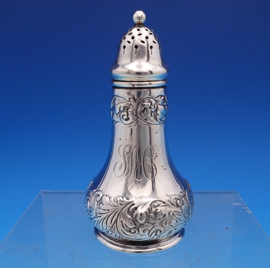 Gorham Saint Cloud Sterling Silver Salt Shaker Monogrammed 4": Gorham Saint Cloud Sterling Silver Salt Shaker Monogrammed 4" This exquisite salt shaker from the Saint Cloud pattern by Gorham showcases the elegance of 19th-century craftsmanship. Made from high-qua