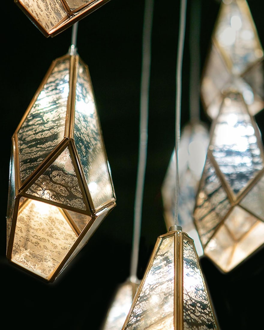 Currey Glace 15-Light Dimmable Pendant Brass Transitional Style: Currey Glace 15-Light Dimmable Pendant Brass Transitional Style Illuminate your space with the Glace 15-Light Pendant, a stunning blend of antique charm and modern functionality. This exquisite lighti