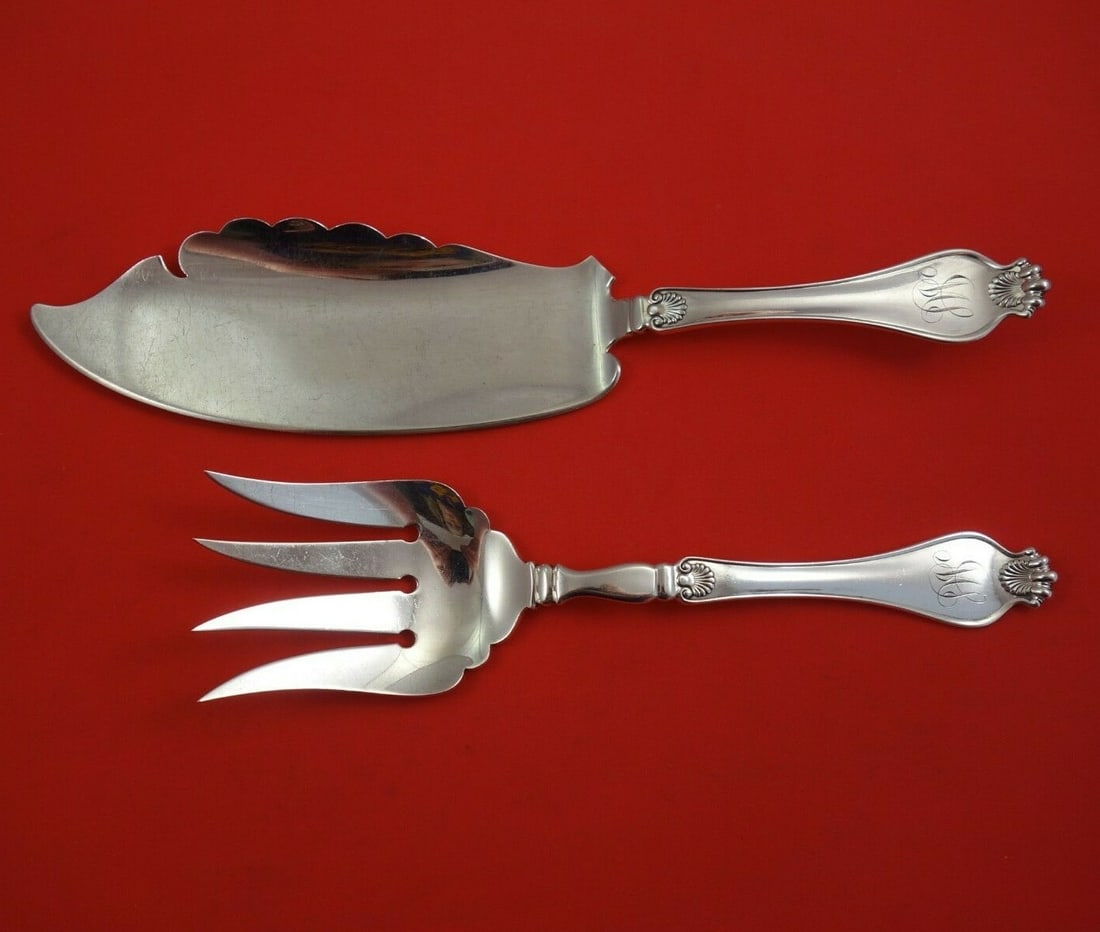 Dominick & Haff Corona Sterling Silver Fish Knife Set 2pc 11 1/4": Dominick & Haff Corona Sterling Silver Fish Knife Set 2pc 11 1/4" This exquisite 2-piece fish knife set from Dominick & Haff features a classic Corona pattern, beautifully crafted from sterling silver