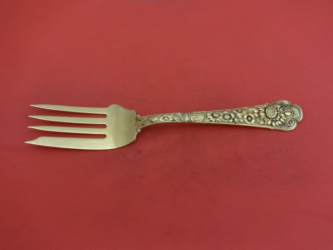 Gorham Cluny Vermeil Sterling Silver 4-Tine Cold Meat Fork 8.25": Gorham Cluny Vermeil Sterling Silver 4-Tine Cold Meat Fork 8.25" This exquisite Cluny Vermeil cold meat fork by Gorham features a classic 4-tine design, crafted from high-quality sterling silver. With
