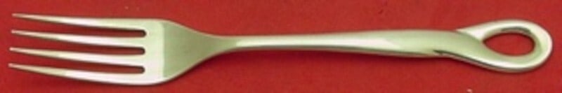 Tiffany & Co Padova Sterling Silver Dinner Fork 7 7/8 Inch: Tiffany & Co Padova Sterling Silver Dinner Fork 7 7/8 Inch This exquisite dinner fork from Tiffany & Co. is part of the elegant Padova pattern, showcasing timeless craftsmanship in sterling silver. Me
