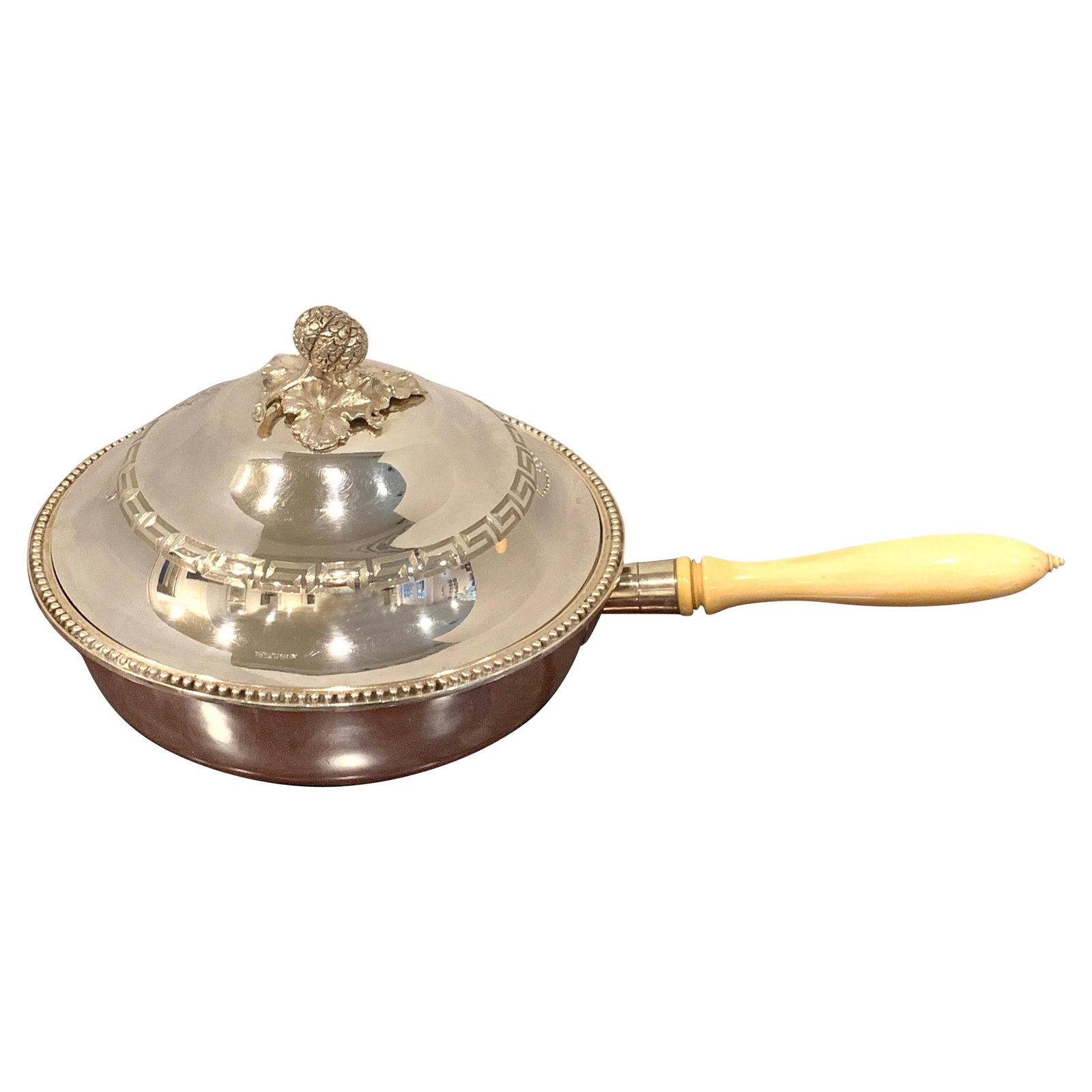 Georgian Antique Silver Plated Warming Dish by Henry Wilkinson & Co: Georgian Antique Silver Plated Warming Dish by Henry Wilkinson & Co Discover this exquisite antique English silver plated warming supper dish crafted by Henry Wilkinson & Co, dating back to the 1870s.