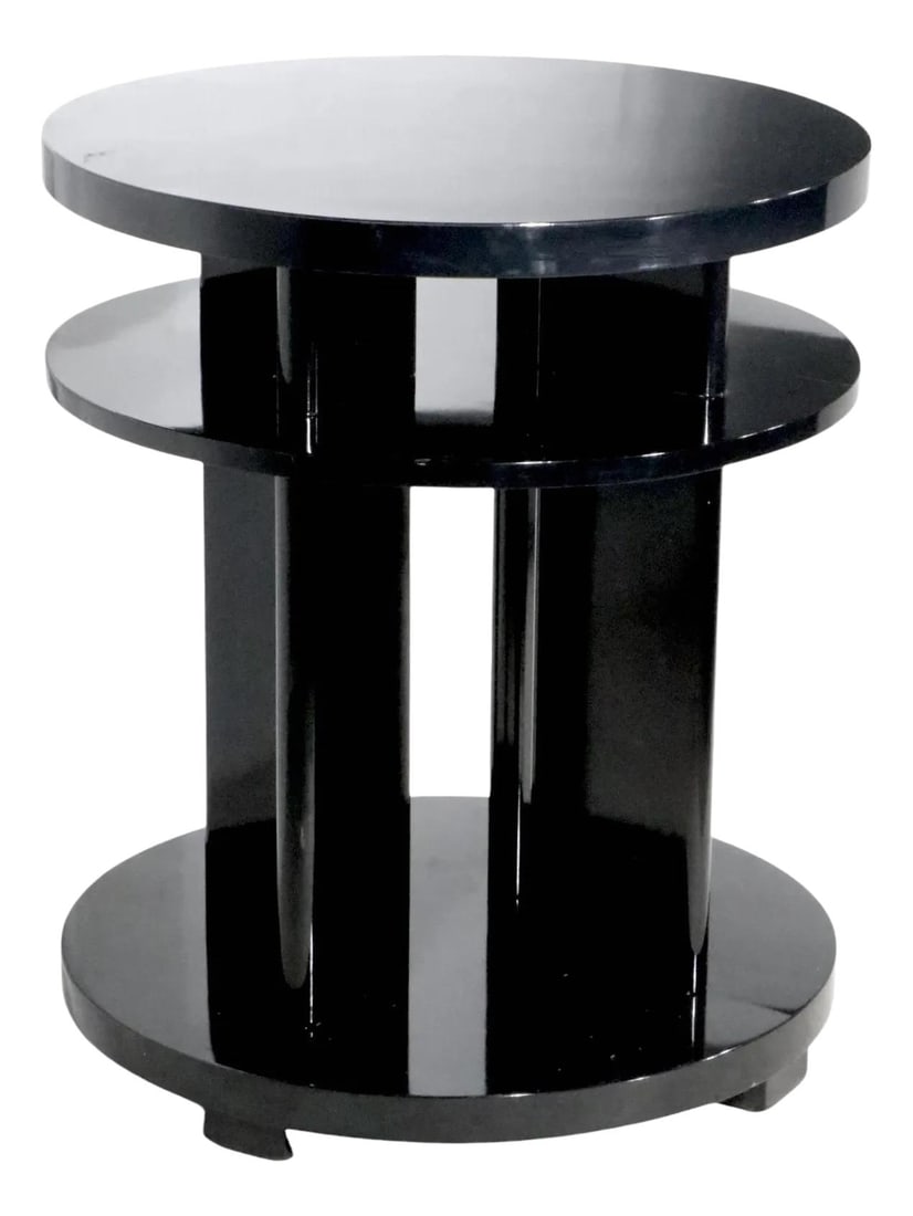 Art Deco Side Table by Brown Saltman Black Lacquer Finish: Art Deco Side Table by Brown Saltman Black Lacquer Finish This elegant Art Deco side table, attributed to Brown Saltman, showcases a striking black lacquer finish that highlights its classic design. W