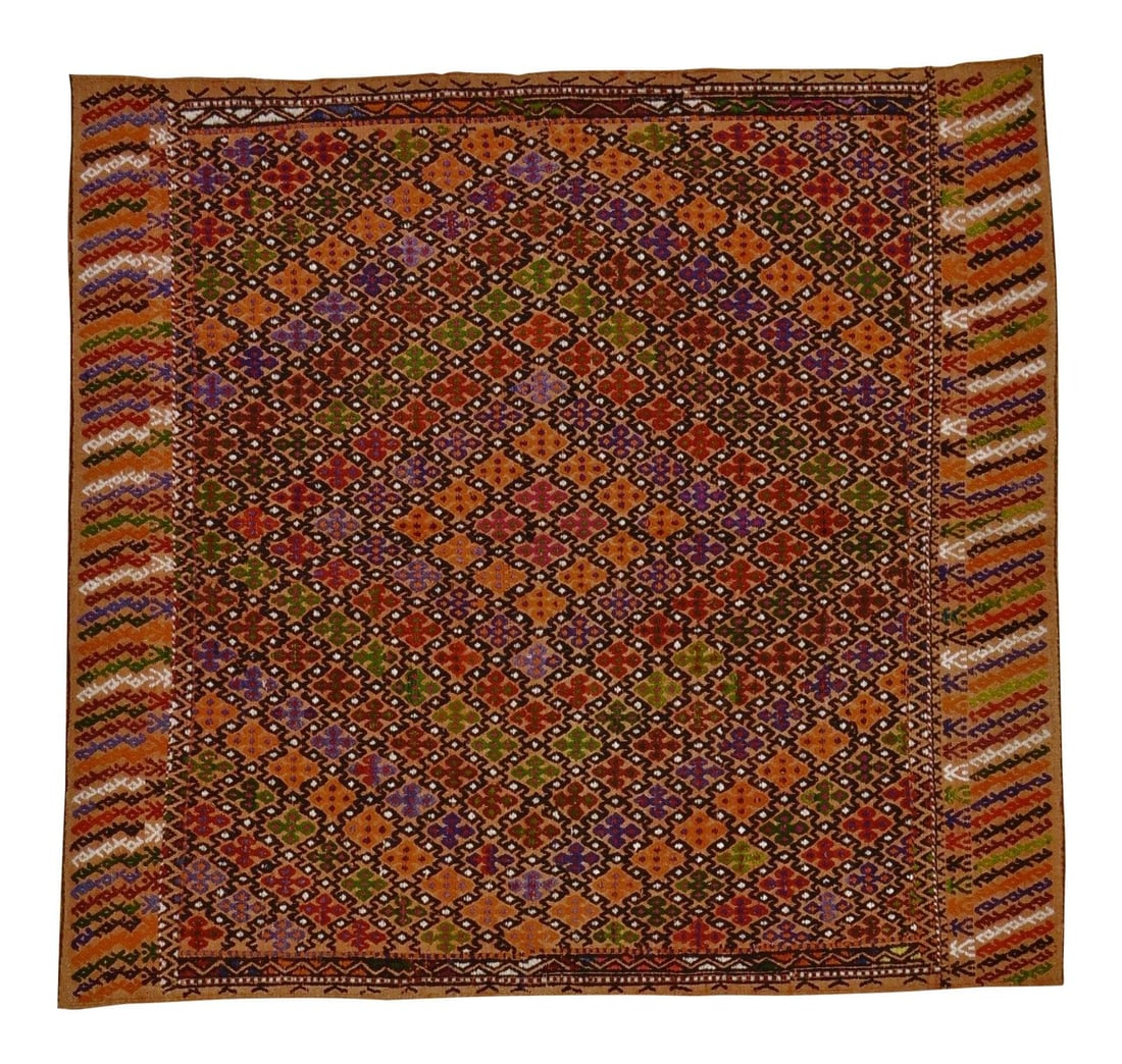 Anatolian Wool Kilim Rug Fine Weave Hand Woven 3'10 x 4'2 Vintage: Anatolian Wool Kilim Rug Fine Weave Hand Woven 3'10 x 4'2 Vintage This vintage Turkish Anatolian kilim is hand woven from organic wool and features a fine weave with natural colors. Its classic design