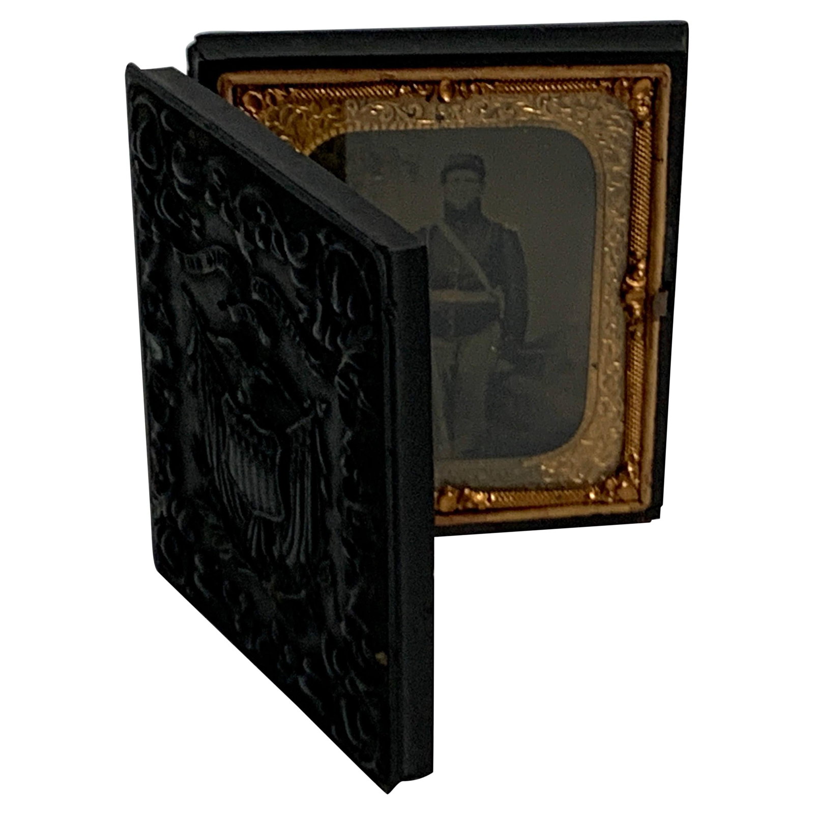 Rare Civil War Union Soldier Ambrotype in Gutta Percha Case (1 of 13)