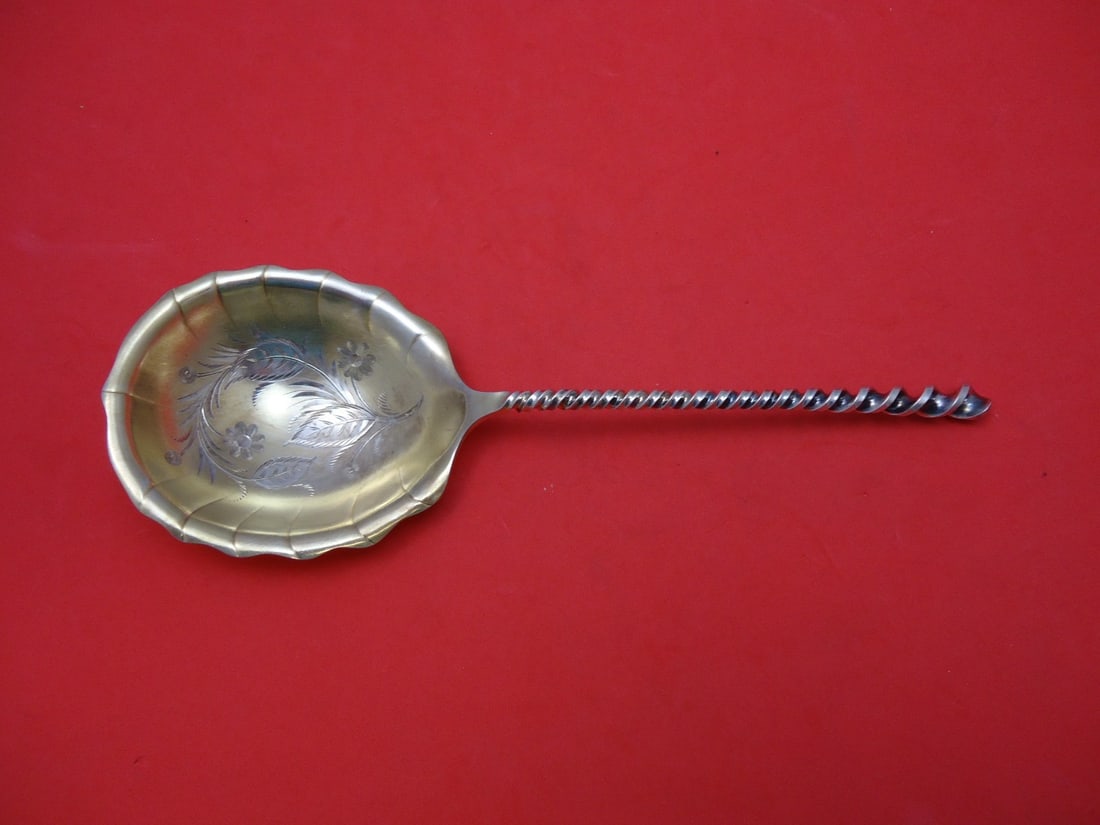 Towle Twist #28 Sterling Silver Berry Spoon Goldwashed 9 Inch: Towle Twist #28 Sterling Silver Berry Spoon Goldwashed 9 Inch This exquisite Twist #28 serving spoon by Towle is a stunning addition to any table setting. Crafted from high-quality sterling silver, th