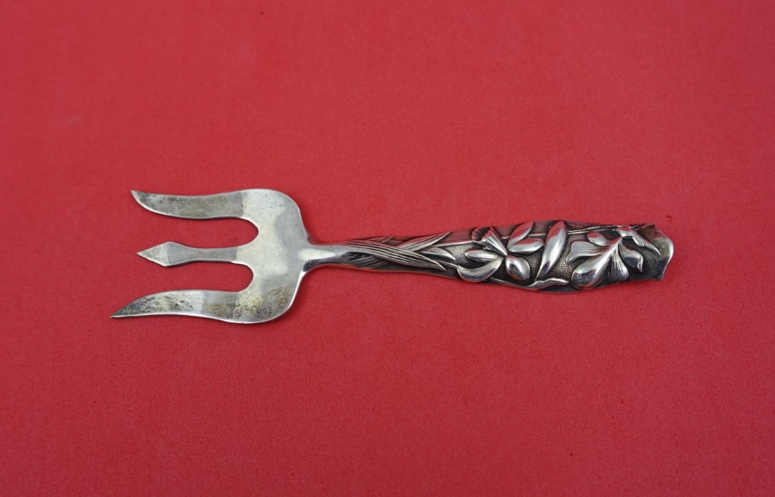 Sterling Silver Sardine Fork Flora Pattern by Shiebler with Daffodil 4.75 Inch (1 of 2)