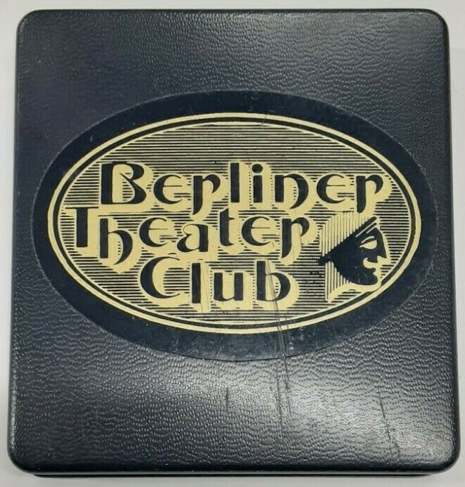 Berlin Theater Club 15g Silver Commemorative Medal with Case Germany: Berlin Theater Club 15g Silver Commemorative Medal with Case Germany This Berlin Theater Club commemorative medallion is crafted from 15 grams of pure silver. The medal features attractive toning and 