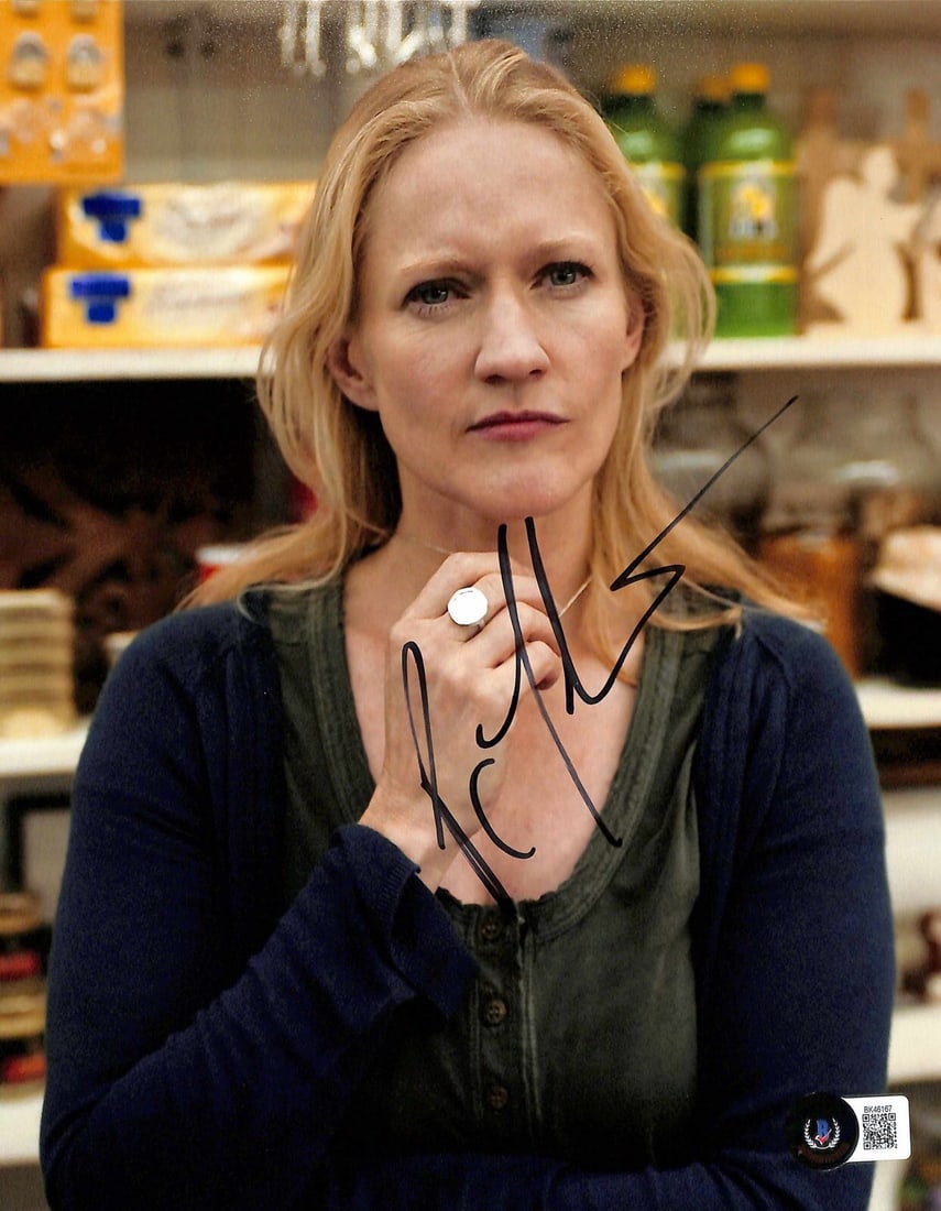 Paula Malcomson Signed 8x10 Photo Sons of Anarchy Beckett Authenticated: Paula Malcomson Signed 8x10 Photo Sons of Anarchy Beckett Authenticated This autographed 8x10 photograph features actress Paula Malcomson, known for her role as "Maureen Ashby" in the acclaimed TV ser