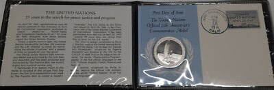 Franklin Mint UN 25th Anniversary Sterling Silver Medal First Day Cover: Franklin Mint UN 25th Anniversary Sterling Silver Medal First Day Cover This Franklin Mint United Nations 25th Anniversary Sterling Silver Medal is presented in a First Day Cover, accompanied by a com