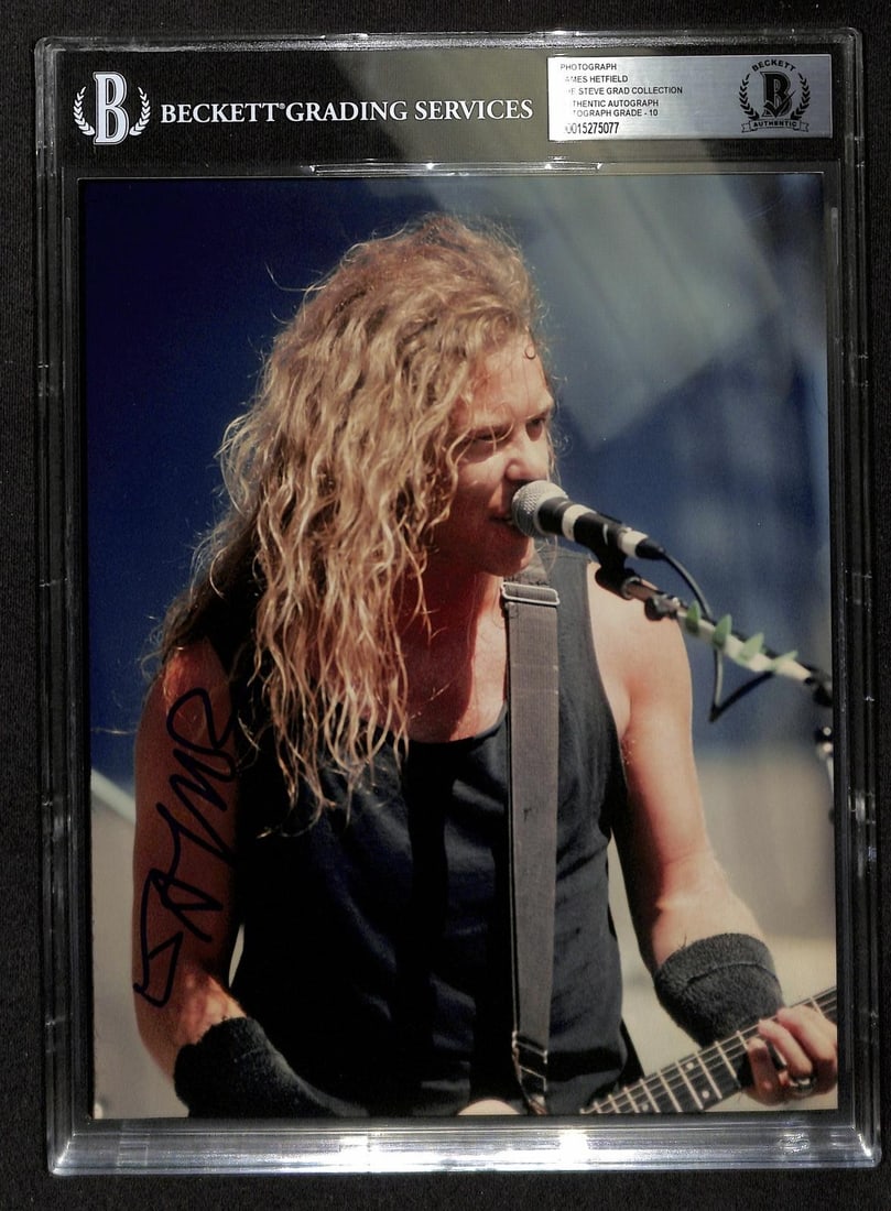 Beckett Slabbed James Hetfield Signed 8x10 Concert Photo Auto 10: Beckett Slabbed James Hetfield Signed 8x10 Concert Photo Auto 10 This is an authentic 8x10 concert photo signed by James Hetfield, co-founder, lead vocalist, and rhythm guitarist of Metallica. The aut