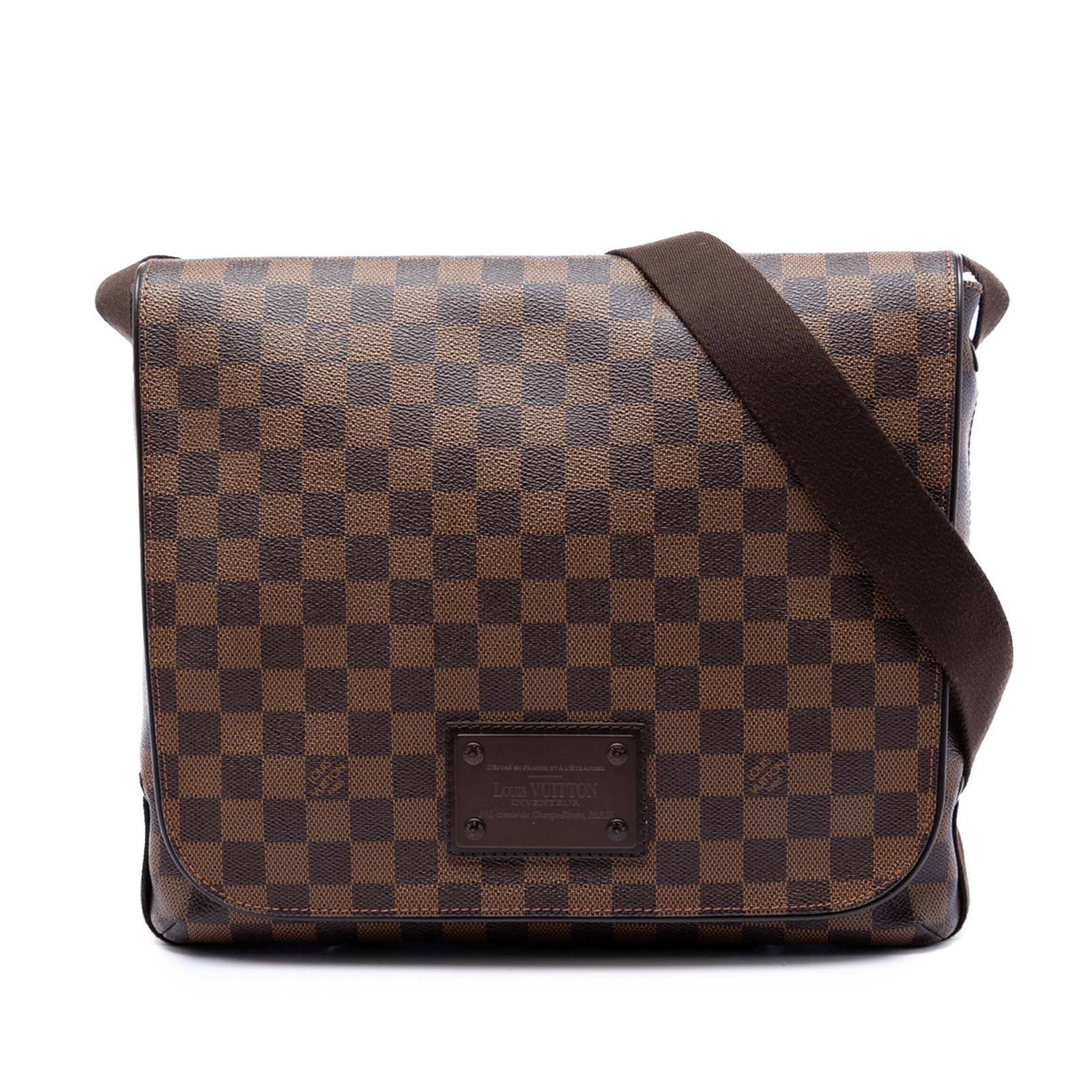 Louis Vuitton Damier Ebene MM shoulder bag: Louis Vuitton Damier Ebene MM shoulder bag This Louis Vuitton Damier Ebene Brooklyn MM features the signature damier canvas body in brown, complemented by an adjustable flat canvas strap. The bag is d